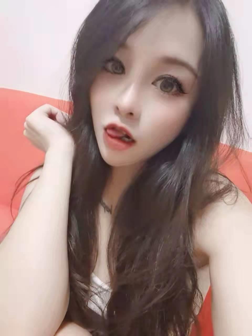 浦东分享一个过年不休的风骚灵舌嫩妹，捏奶口爆巨爽 第2张